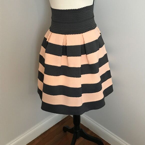 Anthropologie Girls From Savoy Ponte Bell Striped Textured Skirt - Size MED/L - Picture 1 of 8